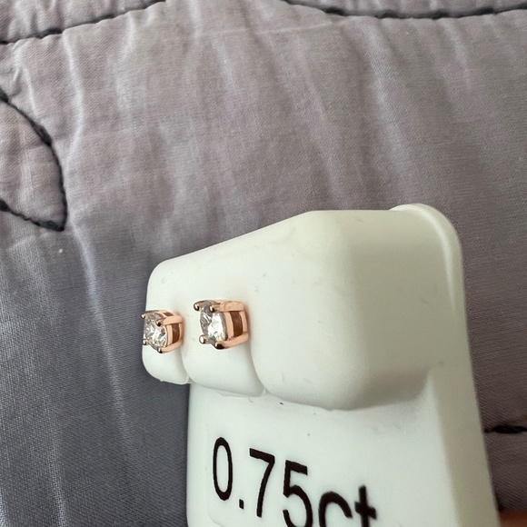 Moissanite Stud Earrings – 0.75 CTW, VVS D Color – 925 Silver, Rose Gold Plated - Picture 4 of 5